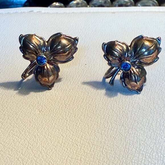 VTG ~ Sterling Silver Leaf Earrings With Blue Rhinestone  Very Old ~ Screw Backs - Picture 3 of 5